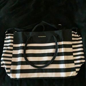 NWOT Victoria’s Secret Tote with Zipper Closure